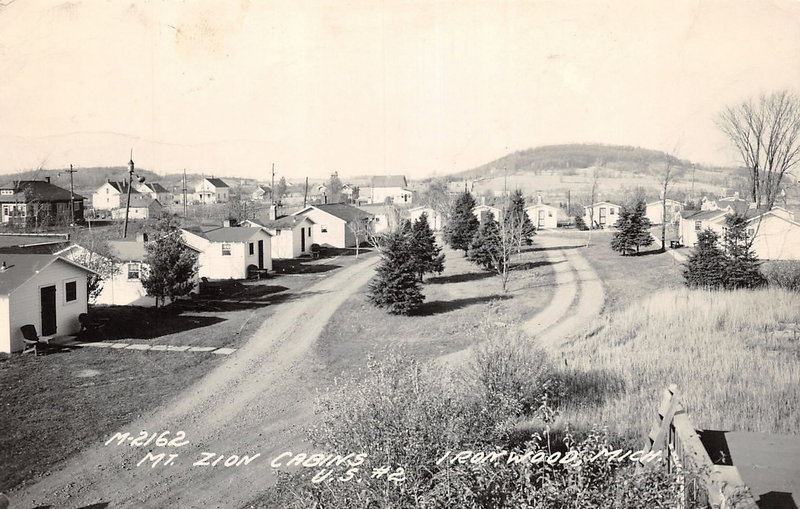 Mount Zion Cabins - Vintage Postcard